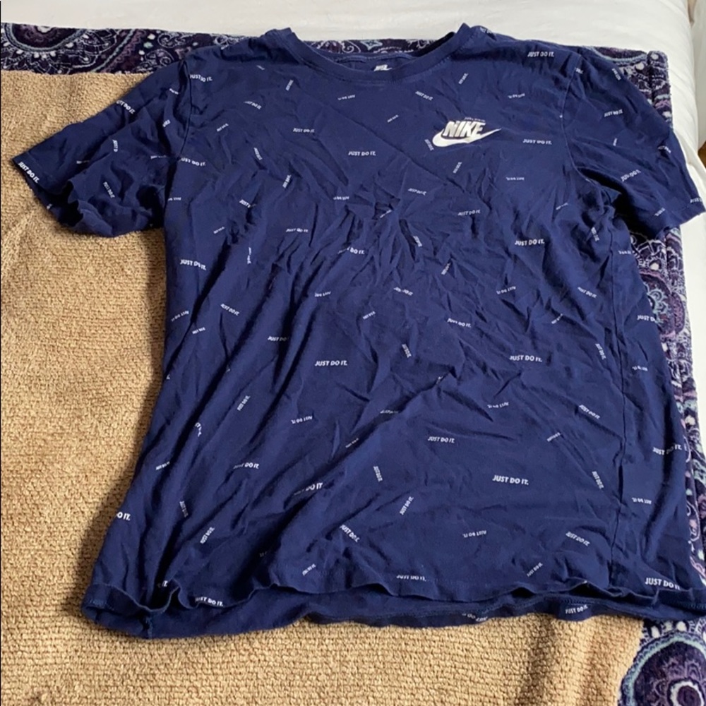 Men’s Nike tee